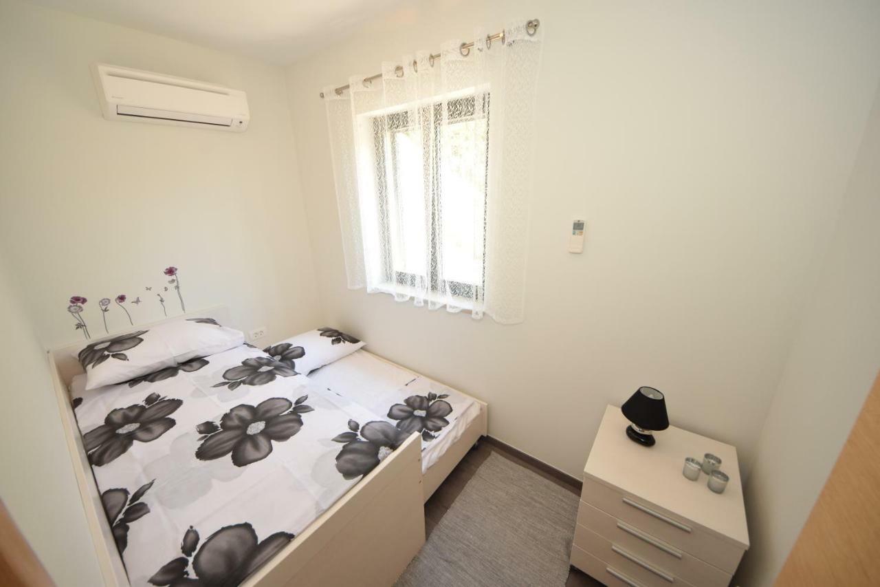 Apartmani Dora I Kati Orebić Eksteriør bilde